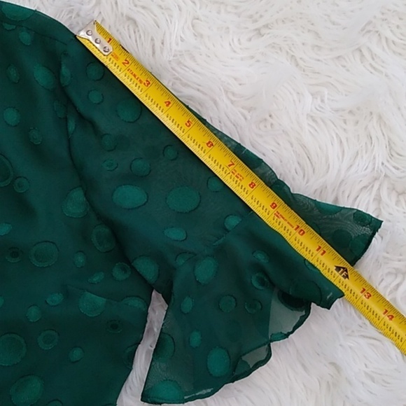 Highline Collective Double V Neck Green Blouse Size - Small - Picture 13 of 16